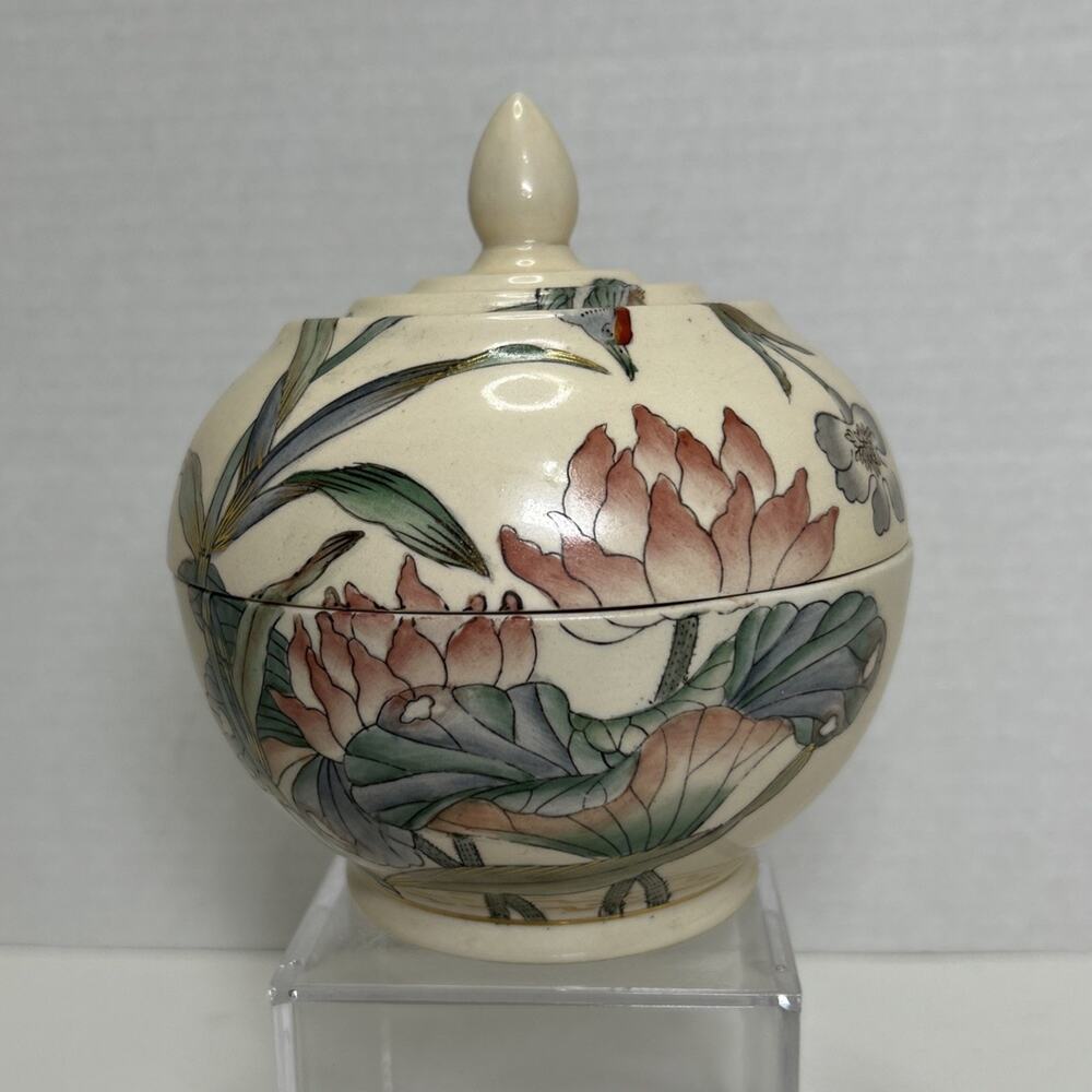 Vtg Toyo China Round Ceramic Trinket Box With Lid Floral Bird Design 5.5"H x 5"W